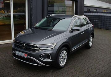 VW T-Roc 1.503 km 28.990 &euro; Münchenbernsdorf 07589